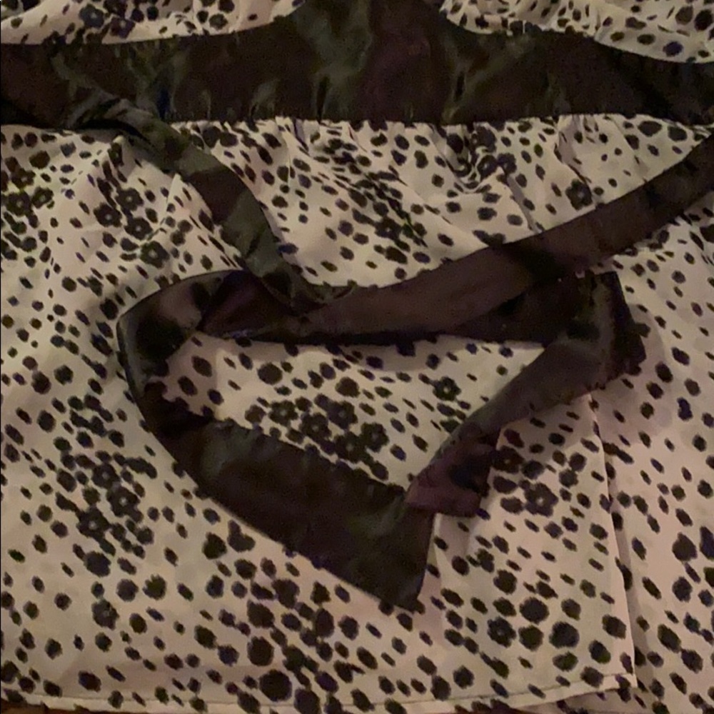 Plus Size Back-tie blouse - Picture 3 of 3